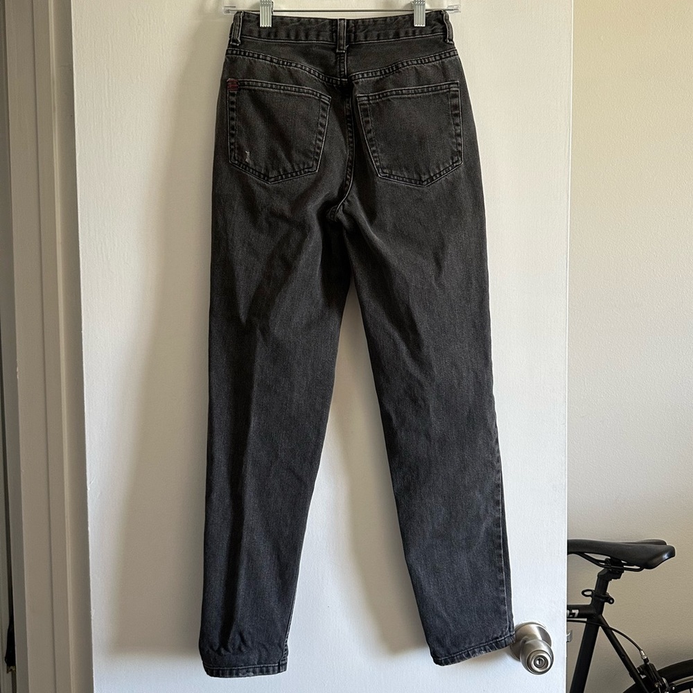 Urban Outfitters BDG Washed Black Boho Classic Mom Jean size 25 EUC - Picture 3 of 7